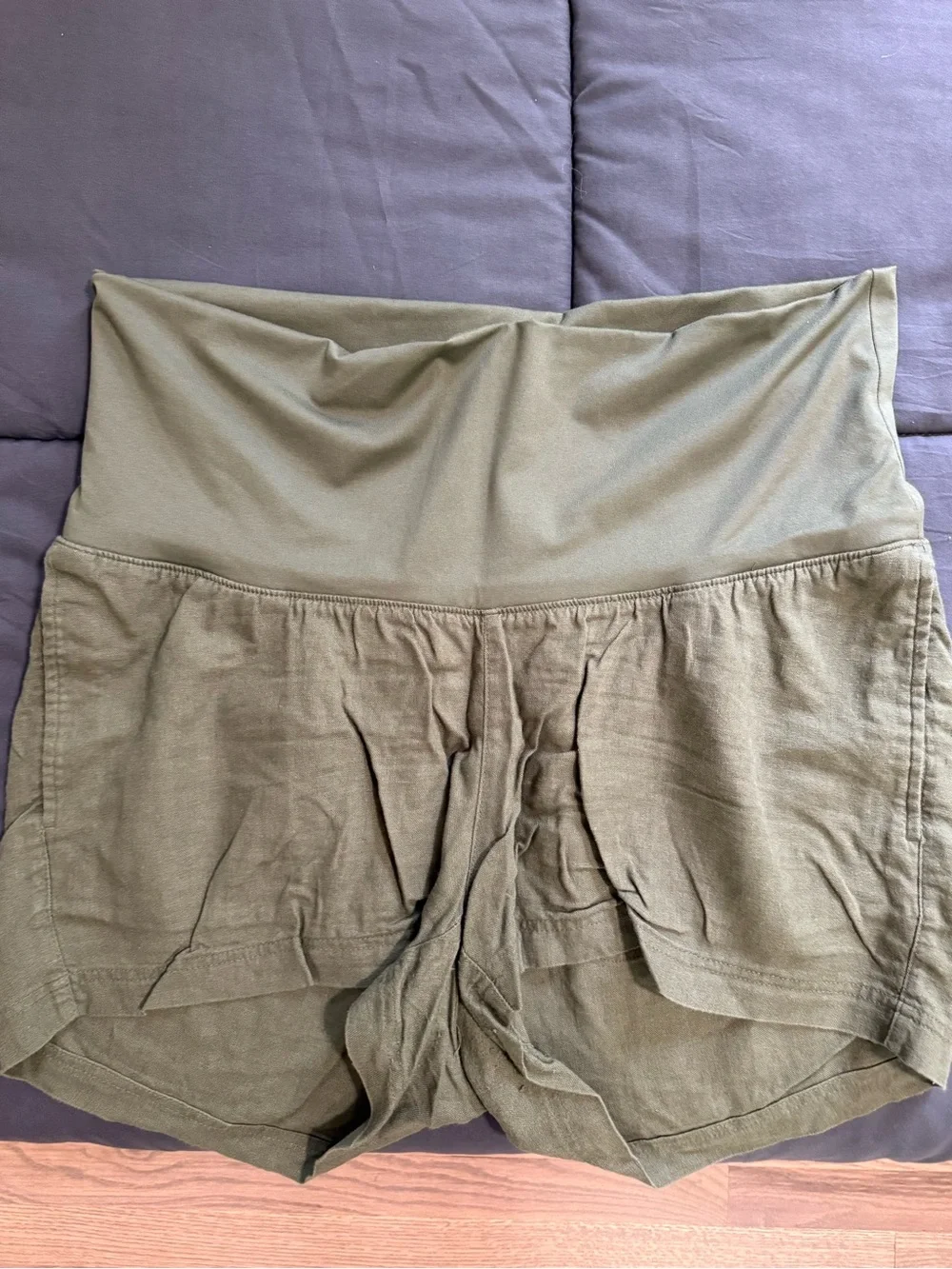 Old Navy Olive Green Women’s Maternity Shorts